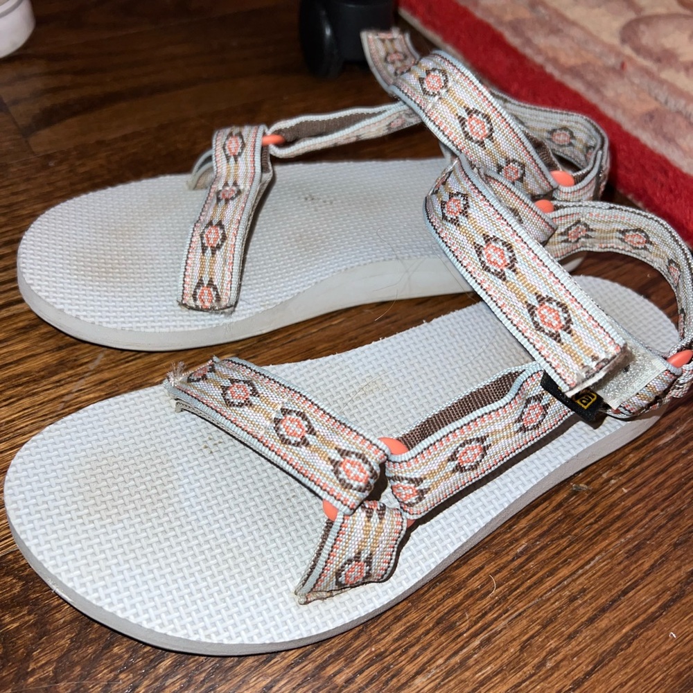 Grey Tevas sz. 7